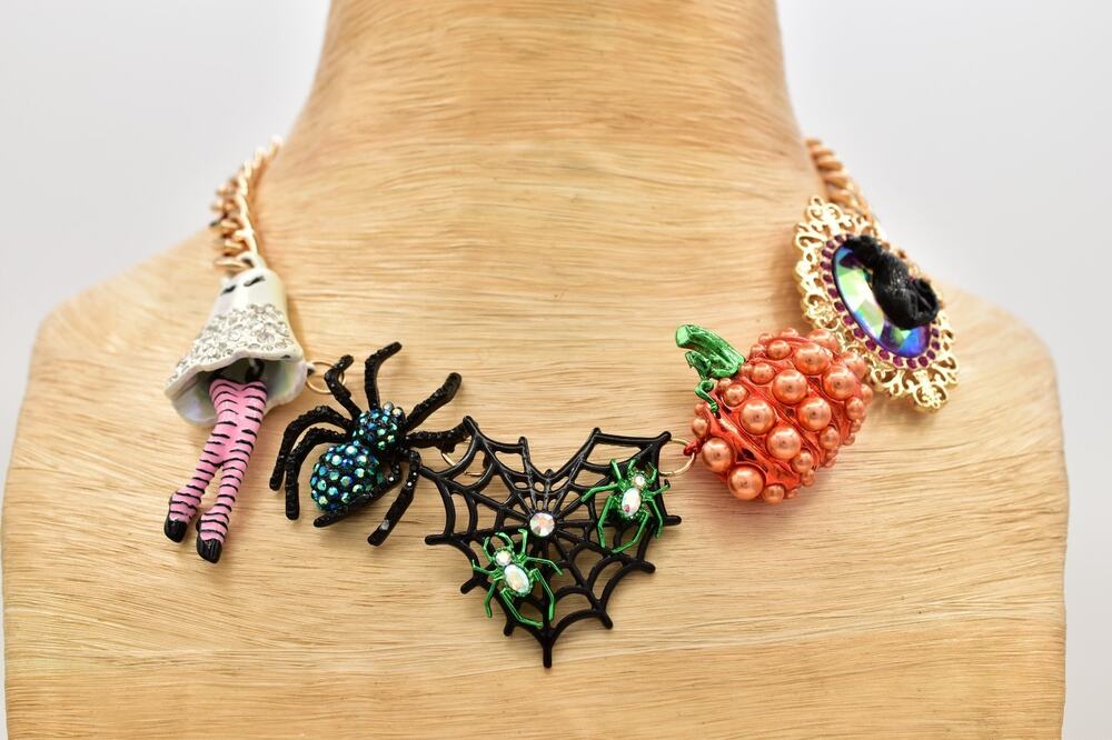 Betsey Johnson Gold Boojee Cat Frontal Halloween Charm Statement Necklace BinL